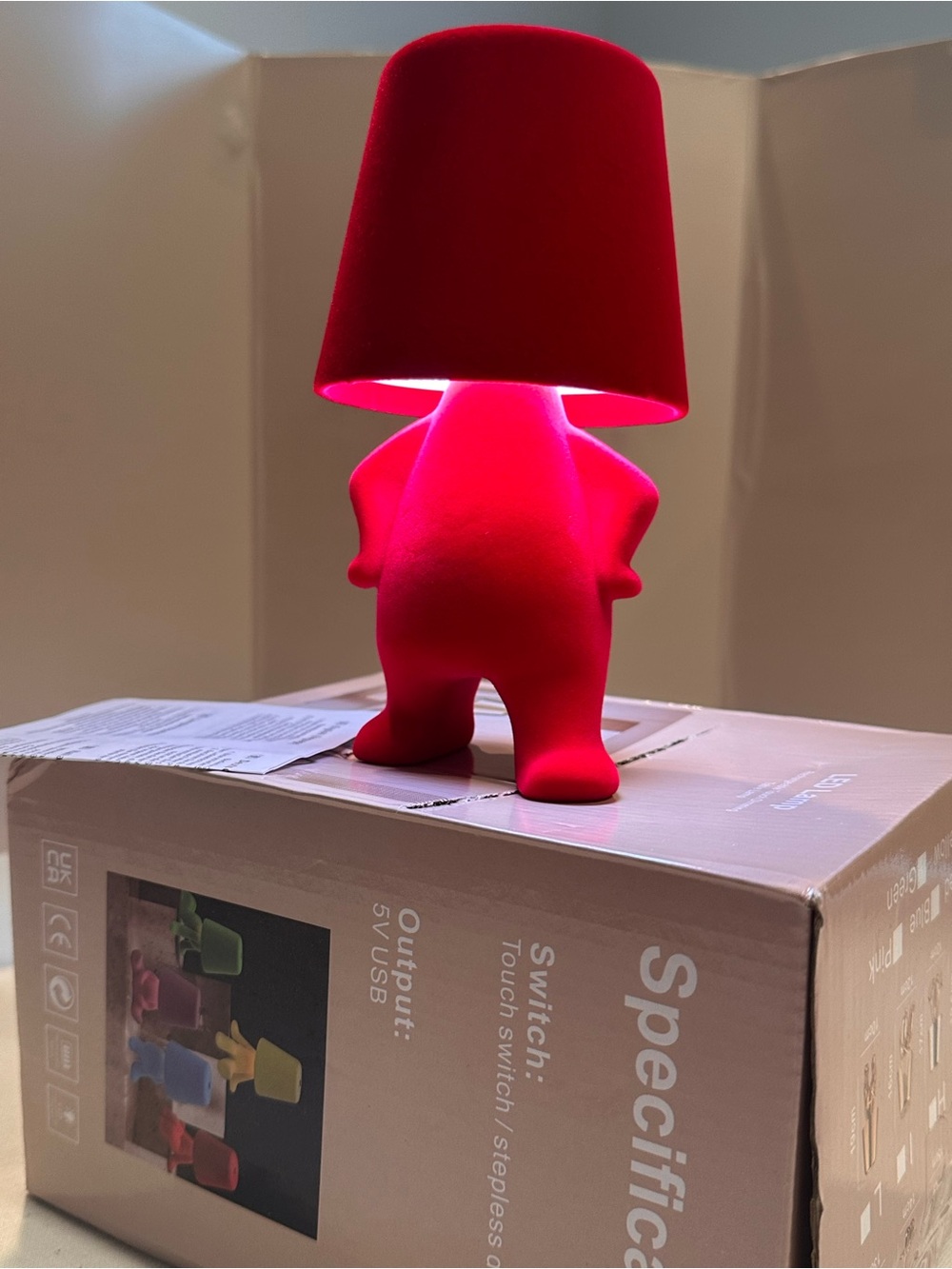 Thinkable posed Red Velvet Character Table Lamp with touch dimming
